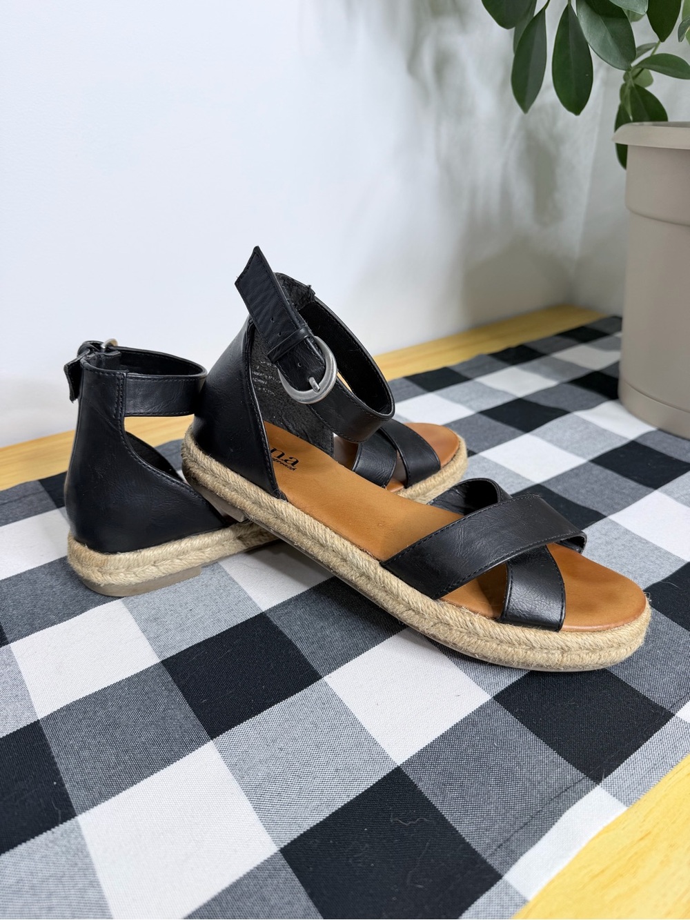 ANA Sandals Women’s Size 6.5